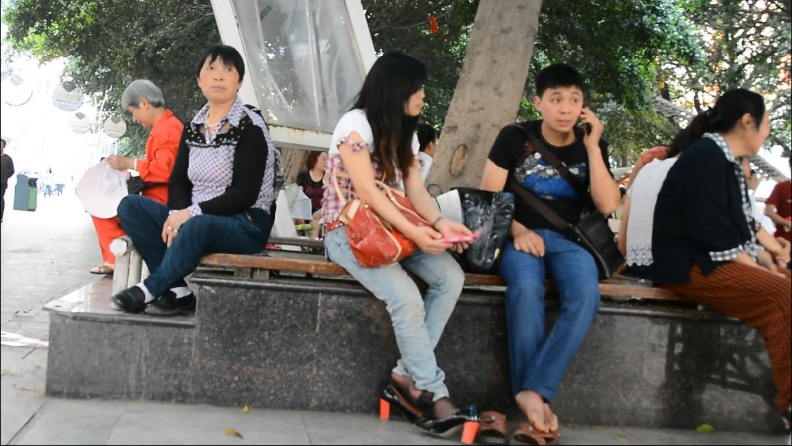 &quot;Men and women who dangle her feet &quot;